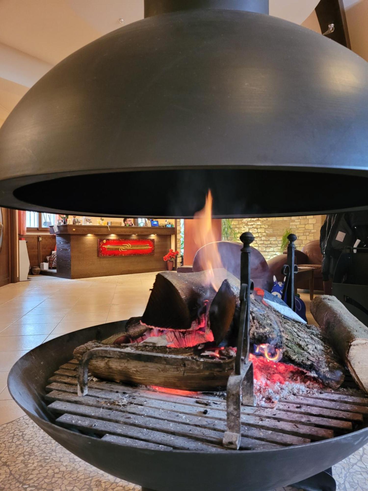 Park Hotel Bellavista 감바리에 다스프로몬테 외부 사진